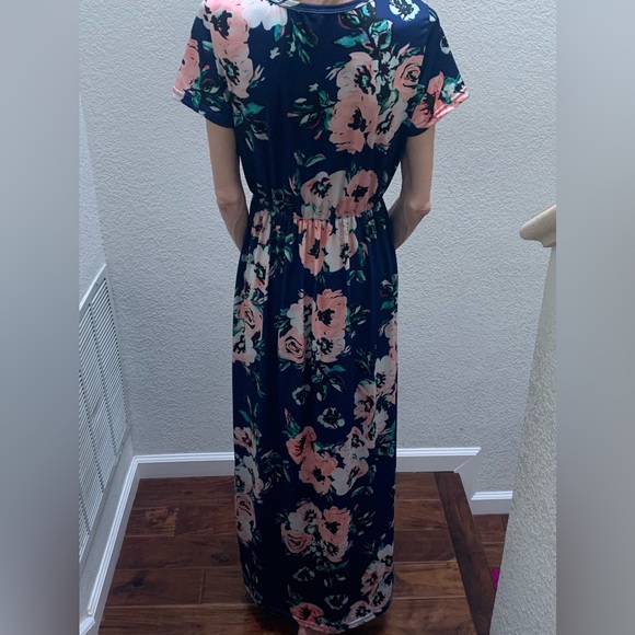 Women’s floral maxi dress with pockets - Picture 6 of 9